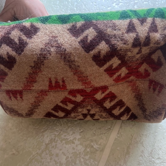 Pendleton Travel Kit - Picture 3 of 6